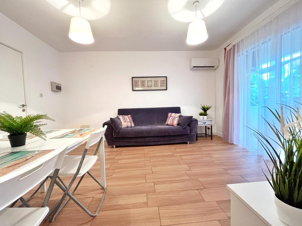 Central 2 Bedroom Apt Terrace And Pool Agia Napa Exterior foto