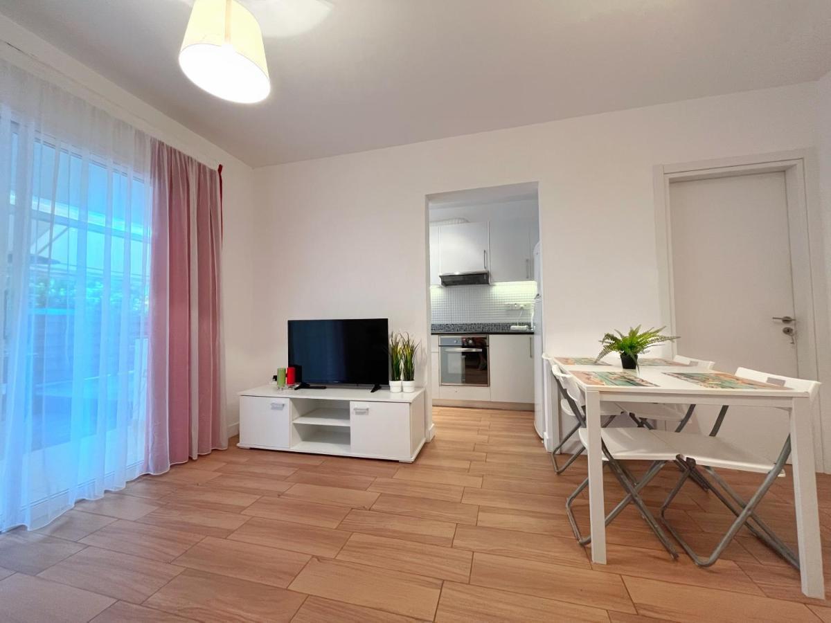 Central 2 Bedroom Apt Terrace And Pool Agia Napa Exterior foto