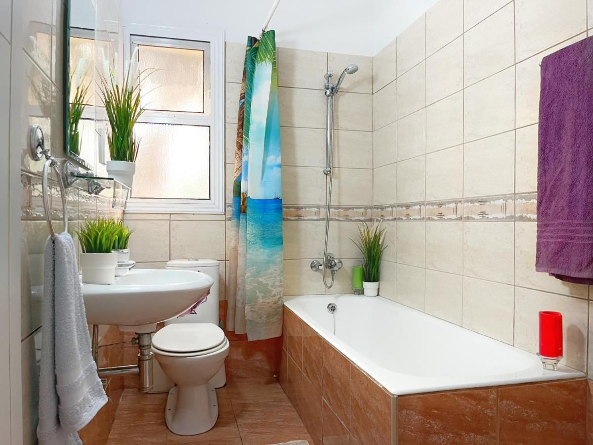 Central 2 Bedroom Apt Terrace And Pool Agia Napa Exterior foto